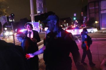 El director del FBI asegura que estarán «listos» para una segunda cena de corresponsales