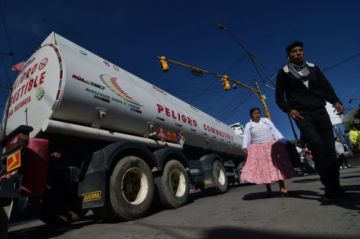 Levantan bloqueos en El Alto tras acuerdo entre YPFB 