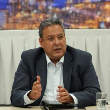 Presidente de YPFB denuncia que se dispuso de millones en casa ejecutiva de lujo