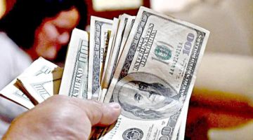Bloqueos elevan el dólar referencial a Bs 9,74 y lo igualan al mercado paralelo