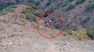 Cuatro personas pierden la vida en embarrancamiento de bus en la vía Tarija-Villazón