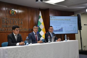 Gobierno anuncia invertir reducción de gasto corriente en salud y educación
