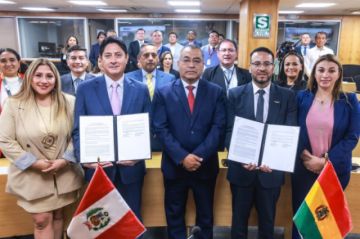 Bolivia y Perú firman memorándum que amplía derechos aerocomerciales