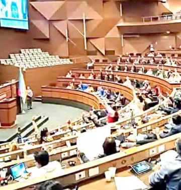 Convocan a interpelar a Ministro Blanco