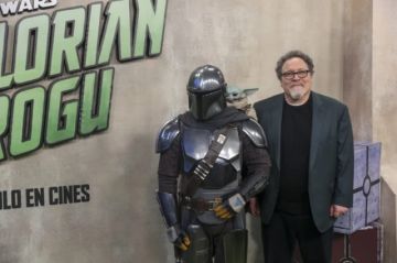 Jon Favreau: «Si ‘Star Wars’ va a seguir adelante hay que presentarla a una nueva generación»