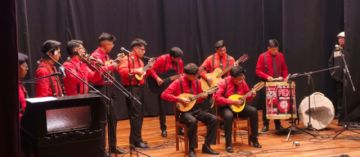 En el marco de los 200 años de vida institucional del Colegio Nacional Pichincha, este domingo se llevó adelante el Festival de Estudiantinas “7 de Mayo”, una gala artística sin pr
