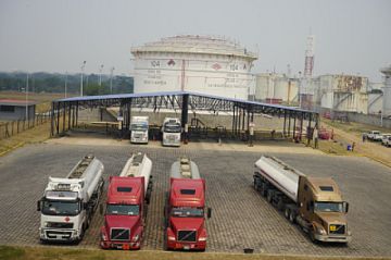 YPFB y ANH anuncian que implementarán cisternas móviles para venta directa de combustibles