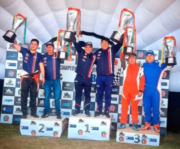 Pilotos potosinos dominan el nacional de automovilismo en La Paz