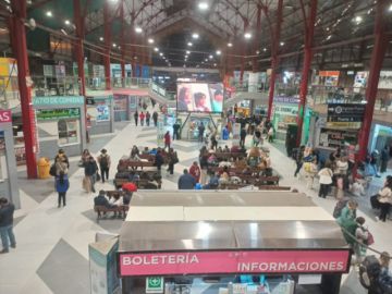 Terminal de Buses de La Paz suspende salidas por bloqueo carretero