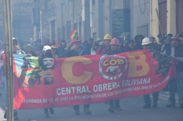 La COB descarta asistir al diálogo y exige una reunión con el presidente Paz
