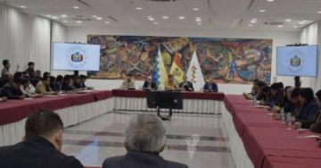 Ministro de Hidrocarburos pide disculpas a choferes por problemas con la gasolina