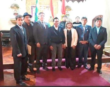 Gobernador posesiona delegados provinciales y a seis secretarios
