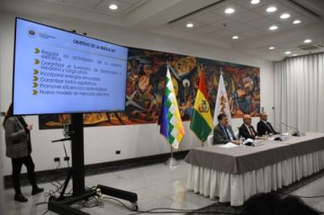 Gobierno presenta proyecto de ley para modernizar sistema eléctrico