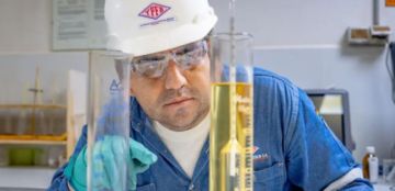 YPFB dice que gestionará la  calidad de la gasolina conjunto con la UMSA