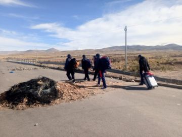 Hay bloqueos en el camino a Oruro que no reporta la ABC