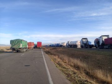 Hay bloqueos en el camino a Oruro que no reporta la ABC