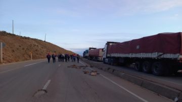 Hay bloqueos en el camino a Oruro que no reporta la ABC