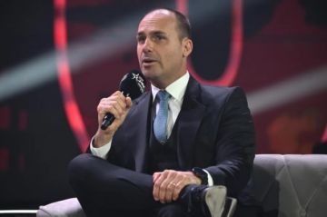 La Fiscalía de Brasil pide condenar a un hijo de Jair Bolsonaro por coacción a los jueces