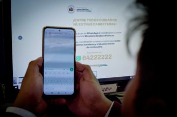 Habilitan línea en WhatsApp para denunciar daños a carreteras y escasez de combustible