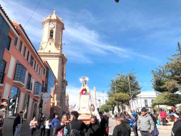 Virgen María visita escuelas en mes dedicado a la madre