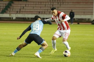 Blooming paga caros sus errores y cae ante Independiente en Sucre