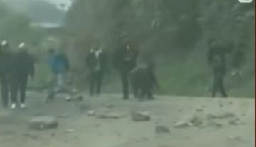 Denuncian uso de explosivos contra civiles en bloqueo en los Yungas