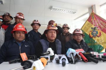 La COB defiende protestas y pide la renuncia de Rodrigo Paz