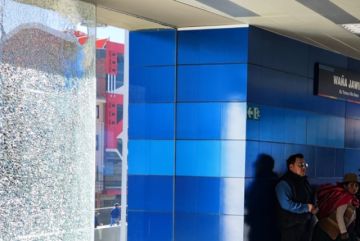La Paz: Ataque de manifestantes provoca la paralización de la Línea Azul de Mi Teleférico
