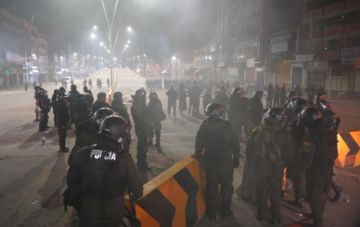 FFAA: Operativo desactiva 20 puntos de bloqueo en El Alto y libera 100 cisternas con combustible