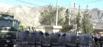 Movilizan a más de 3.000 policías y militares para desbloquear La Paz