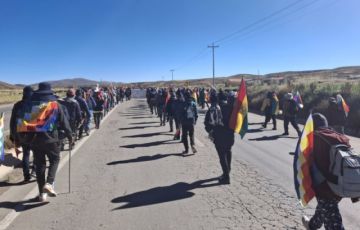 Marcha de evistas prevé llegar este lunes a La Paz