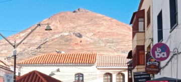La explotación por “chorrera”  acelera el daño del Cerro Rico