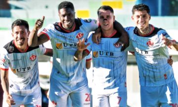 Bolívar cae en su visita a Universitario