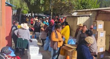 Reportan filas en el aeropuerto de Viru Viru para el envío de alimentos a La Paz
