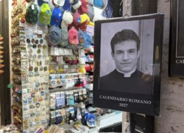 El ‘cura guapo’ del calendario más famoso de Roma: «Nunca he sido ni sacerdote ni modelo»