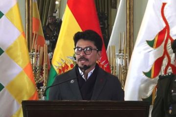 Canciller desafía a Petro a llevar de la mano a Evo ante la justicia 
