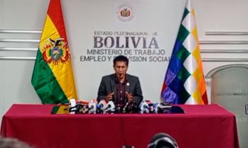 El ministro de Trabajo anuncia que deja el gabinete , dice que "para pacificar el país”