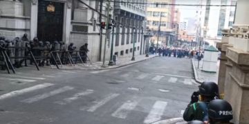  Retorna la calma al centro de La Paz tras la marcha de la COB y campesinos 
