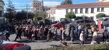 Potosinos marcha contra los bloqueos y la violencia evista