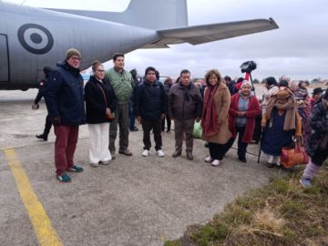 Vuelo solidario permite el retorno de bolivianos varados en Puno y Desaguadero