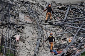 Tres muertos y 17 desaparecidos tras el derrumbe de un edificio en construcción en Filipinas