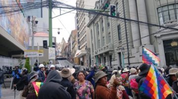 La Paz: Ministerio de Trabajo dispone tolerancia de una hora en los trabajos por los conflictos