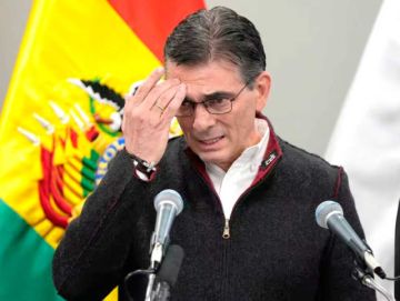 Cuestionan que solo el Presidente  y sus ministros bajen sus salarios