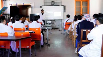 Capacitan a residentes de Neurocirugía