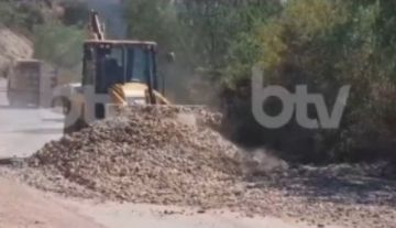 Cochabamba: ABC limpia vías en Parotani tras operativo policial de desbloqueo