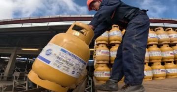 Aprehenden a funcionario de YPFB y dos choferes por desvío de gas en Senkata