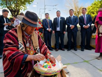 China y Bolivia apuntan a cooperación científica en medicina tradicional