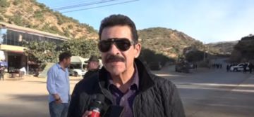 Alcalde de Cochabamba entrega alimentos a policías y militares que resguardan Parotani