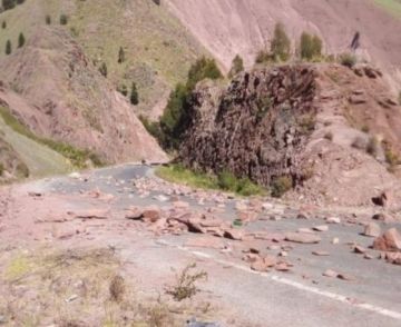 La Paz: Chofer fallece tras quedar 32 días varado por bloqueos en carreteras
