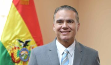 Ernesto Justiniano asume como nuevo ministro de Defensa